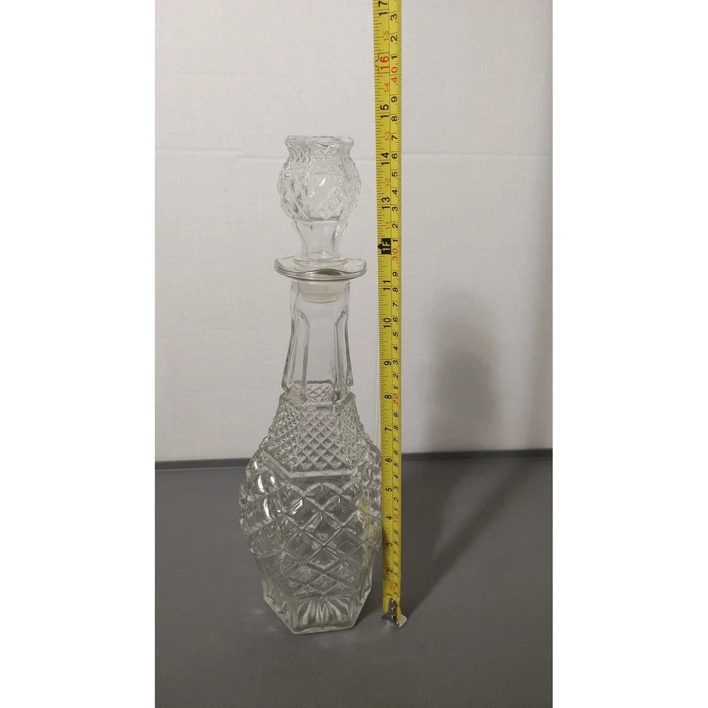 Glass Decanter Unisex OS Clear Excellent Diamond Cut Vintage Barware